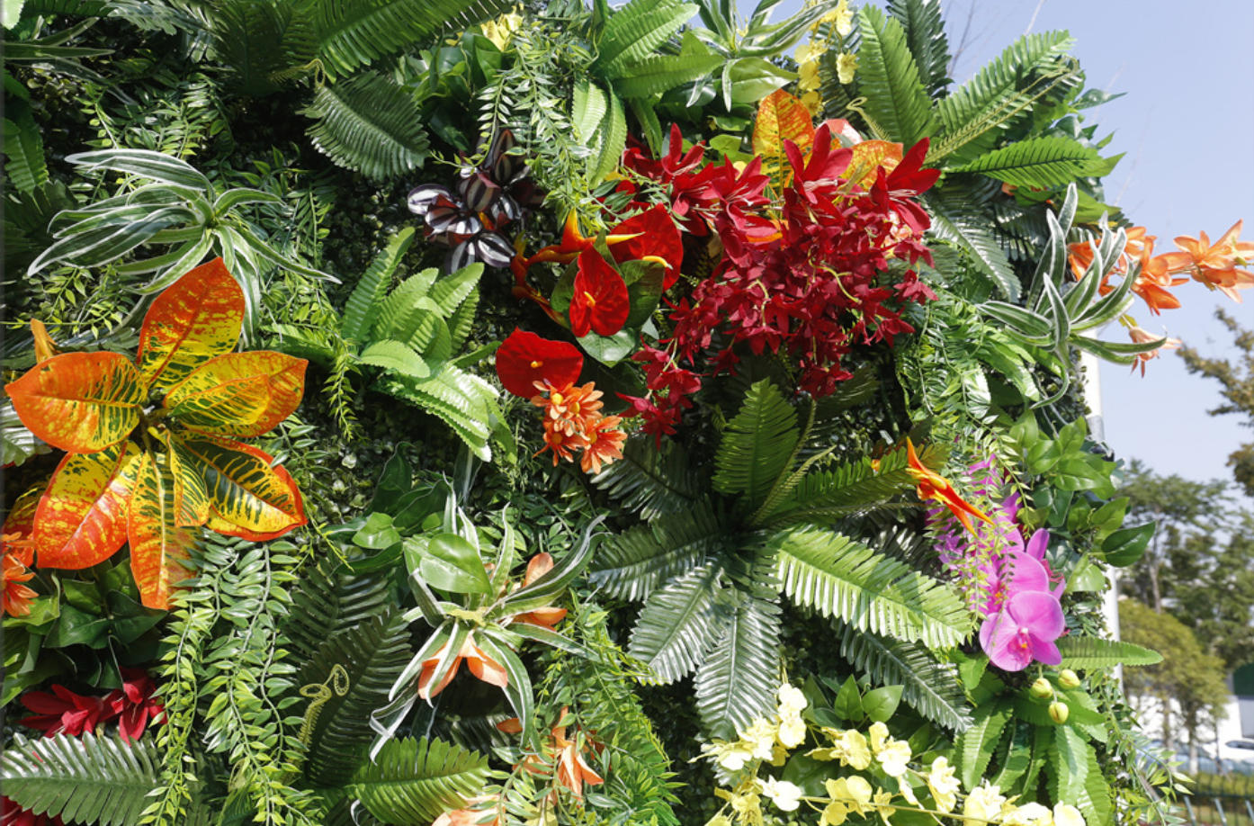 Artificial Tropical Green Wall Panel with Orchids & Exotic Flowers – Luxury Jungle Backdrop for Wedding Event Decor