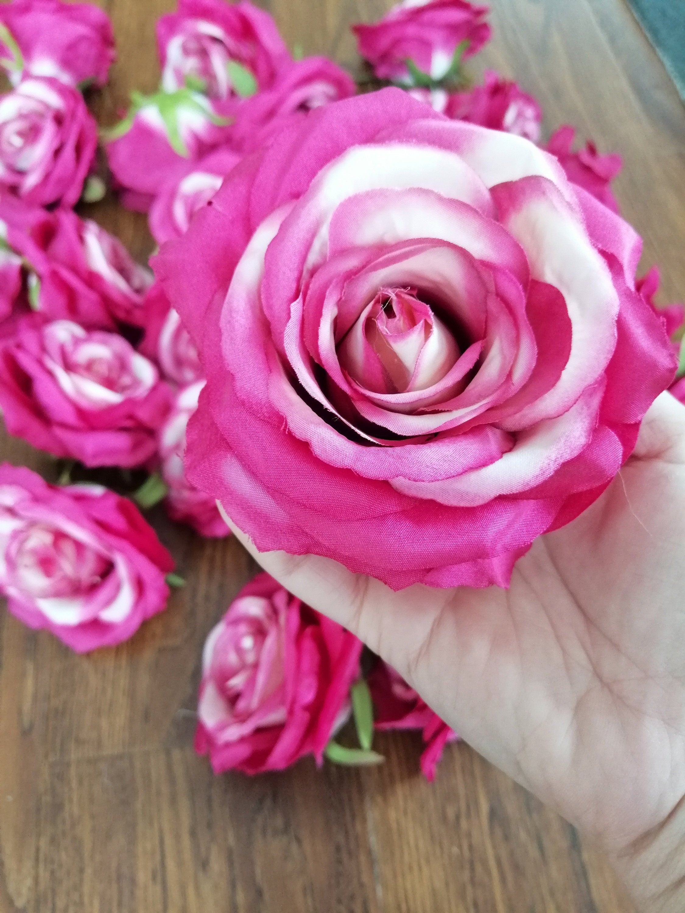 New Arrival Wholesale Wedding Flower 50 Heads  Simulation Silk Rose Camellia Wedding Decoration DIY Background