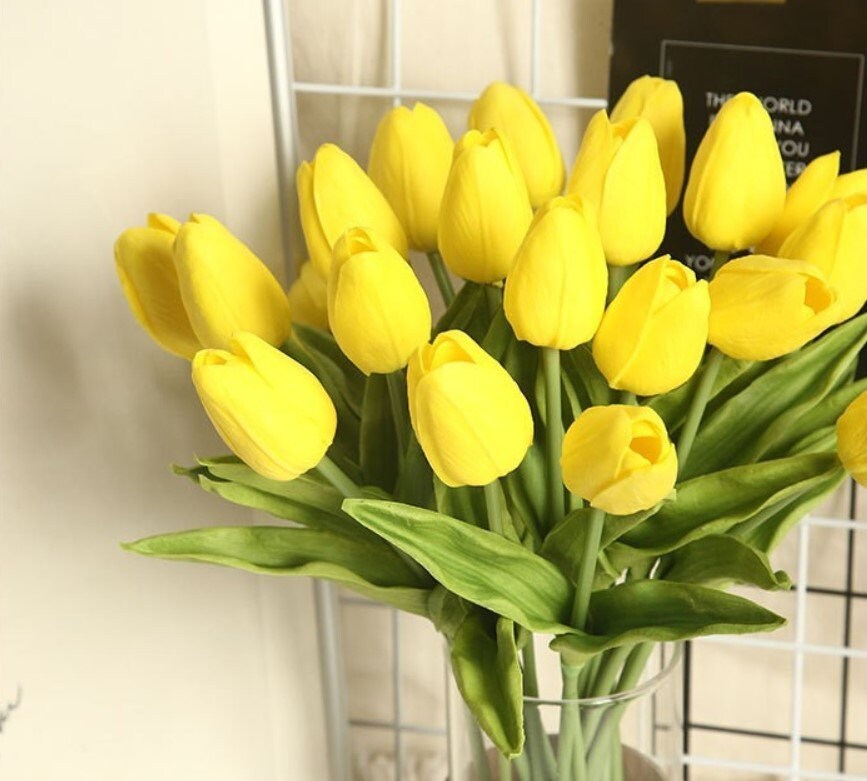 10PCS Soft Feel Hand Artifical Mini Tulip PU Foam Wedding Flowers Faux Tulips for Home Decorations Floral Arrangement