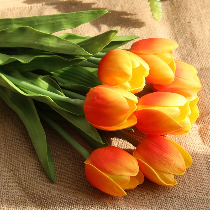 Real Touch Tulips PU Foam Soft Flowers  Wedding Flowers Faux Tulips for Home Decorations Floral Arrangement