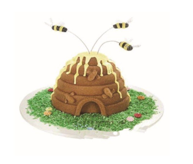 3D Honeycomb Bee Silicone Mold – DIY Soap, Candle & Resin Craft Mold