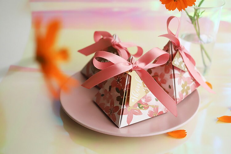 Cherry Blossom Wedding Favor Boxes – Pink Sakura Pyramid Gift Box Set