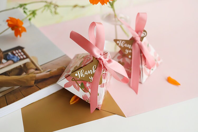 Cherry Blossom Wedding Favor Boxes – Pink Sakura Pyramid Gift Box Set
