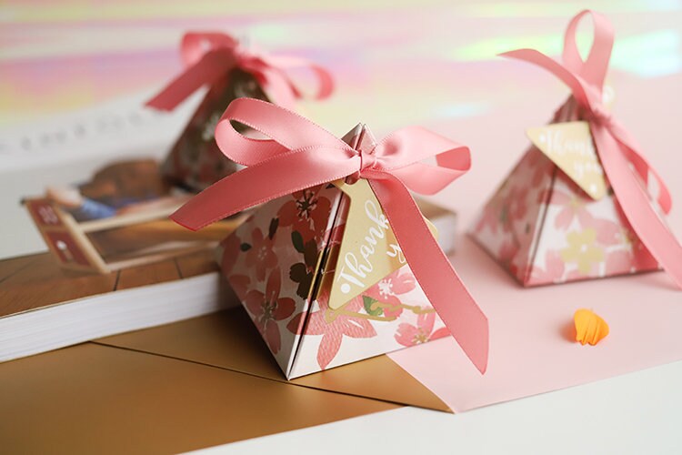 Cherry Blossom Wedding Favor Boxes – Pink Sakura Pyramid Gift Box Set